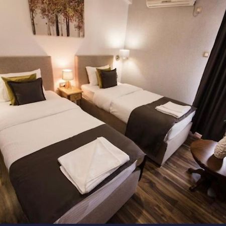 Hotel Garni Ideal Подгорица Екстериор снимка