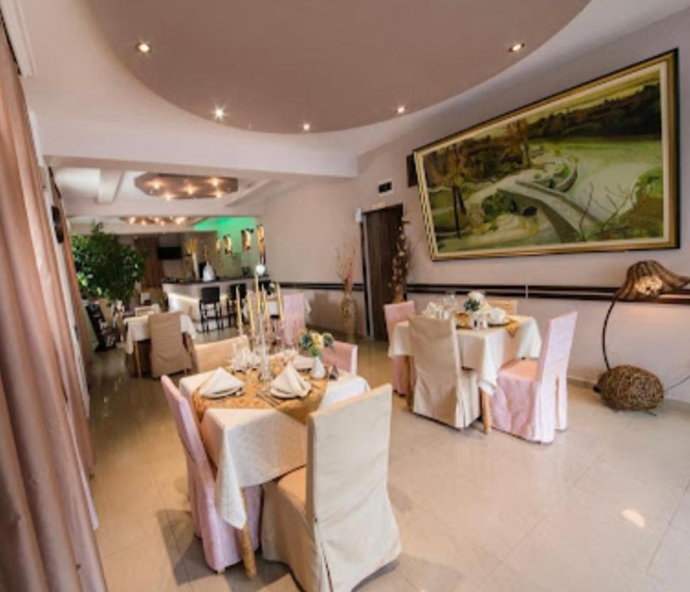 Hotel Garni Ideal Подгорица Екстериор снимка