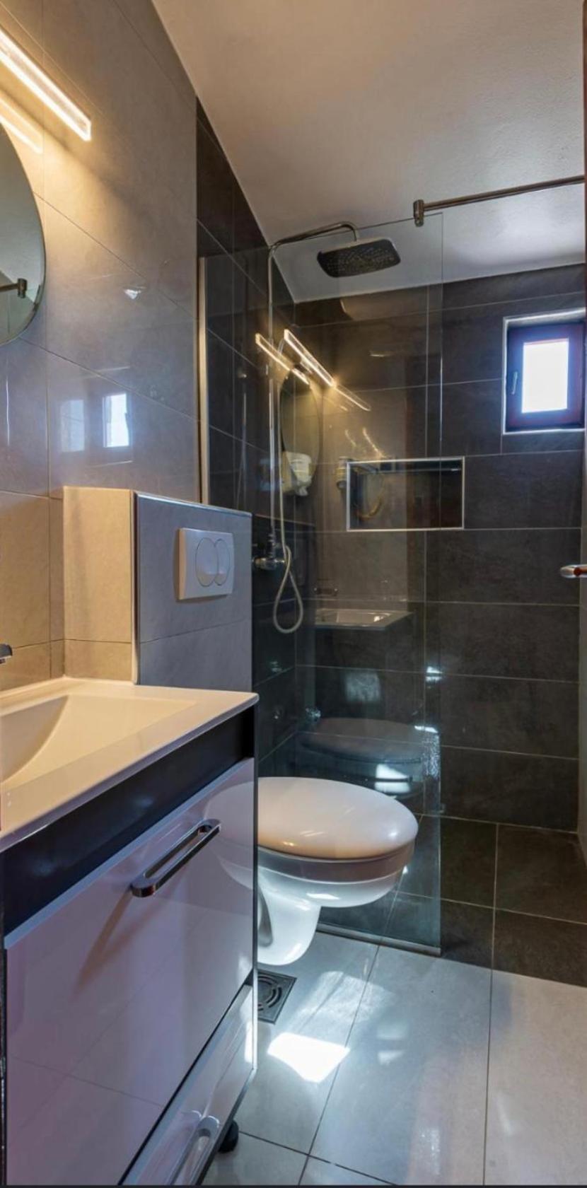 Hotel Garni Ideal Подгорица Екстериор снимка