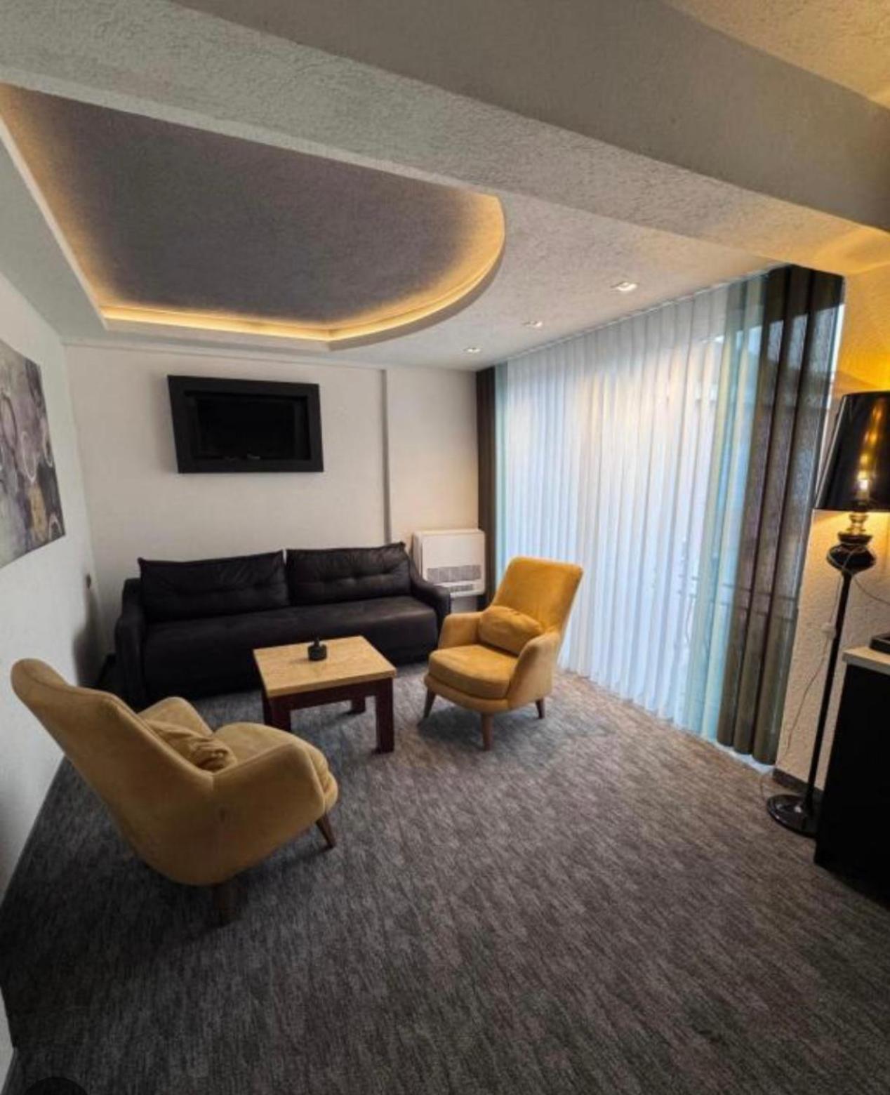 Hotel Garni Ideal Подгорица Екстериор снимка